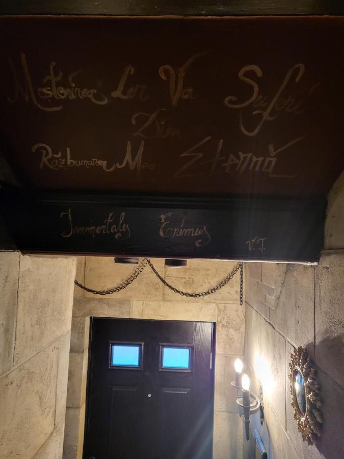 Wednesday'S Family Rooms ヨーク エクステリア 写真